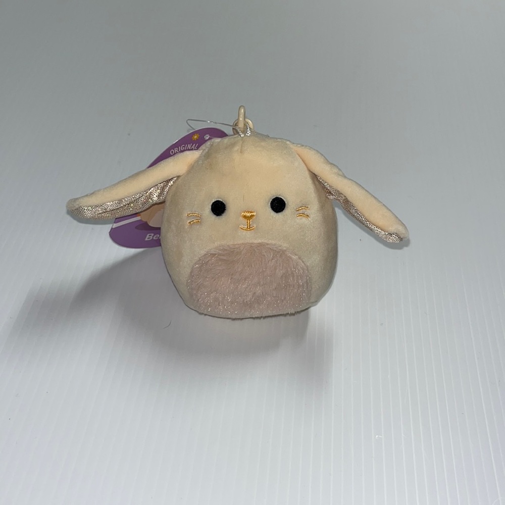 NWT Squishmallow Keychain Berko, Bunny